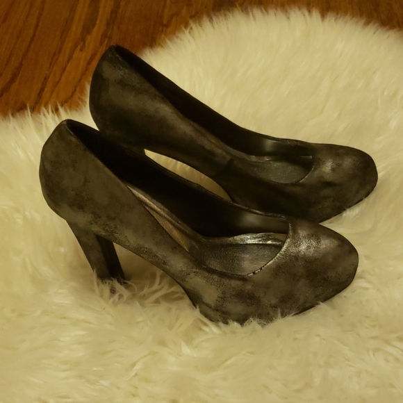 Shoes - Picture 3 of 7